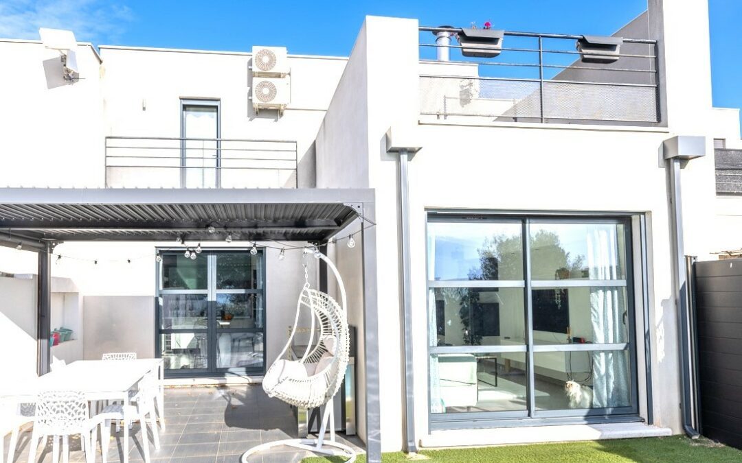 Villa  à étage en exclusivité vue imprenable sur  Bellegarde – 365 000€