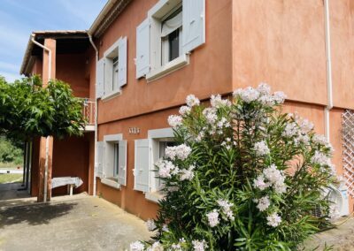 Villa en exclusivité  2 appartements  sur Montfrin sous compromis -299 000 €